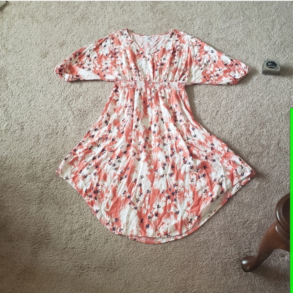 Wide 3/4 sleeve vneck 100% viscose midi floral